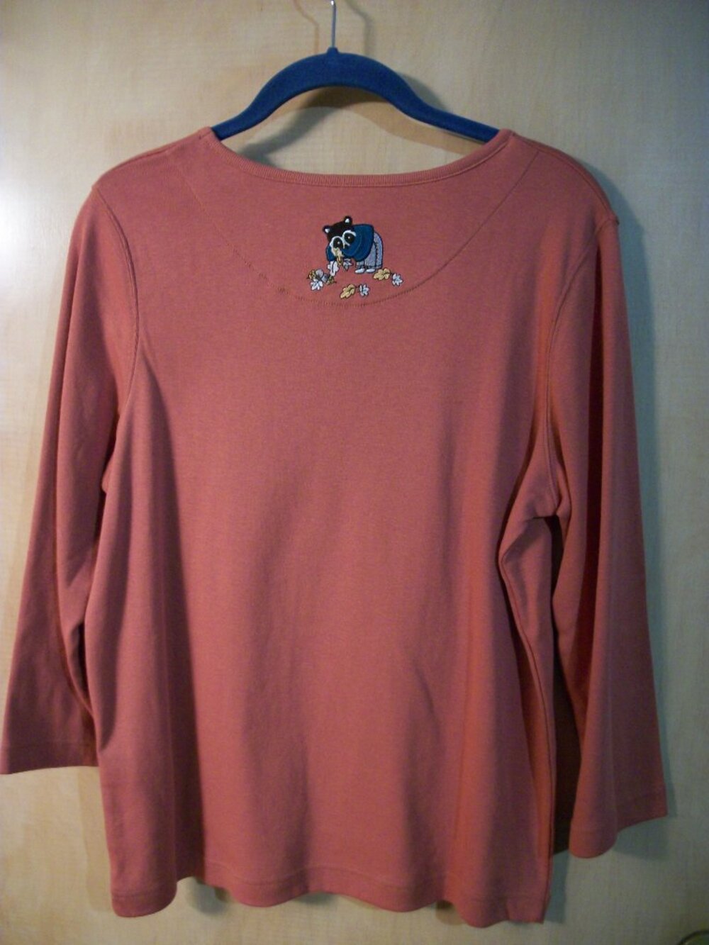 Christopher & Banks NWT Vintage Fall Raccoon with Leaves All Cotton Tee Sz L - Picture 3 of 6